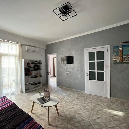 Apartment Sunny Mood Tbilisi Buitenkant foto